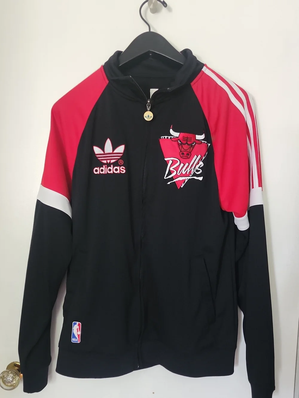 Vintage Adidas NBA Chicago Bulls Black & Red Basketball Jacket